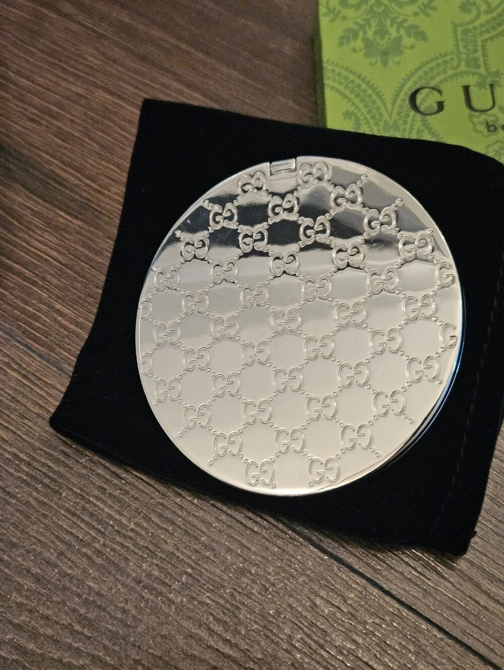 Gucci Silver Compact Mirror - Gucci Branded Pocket Mirror in Silver